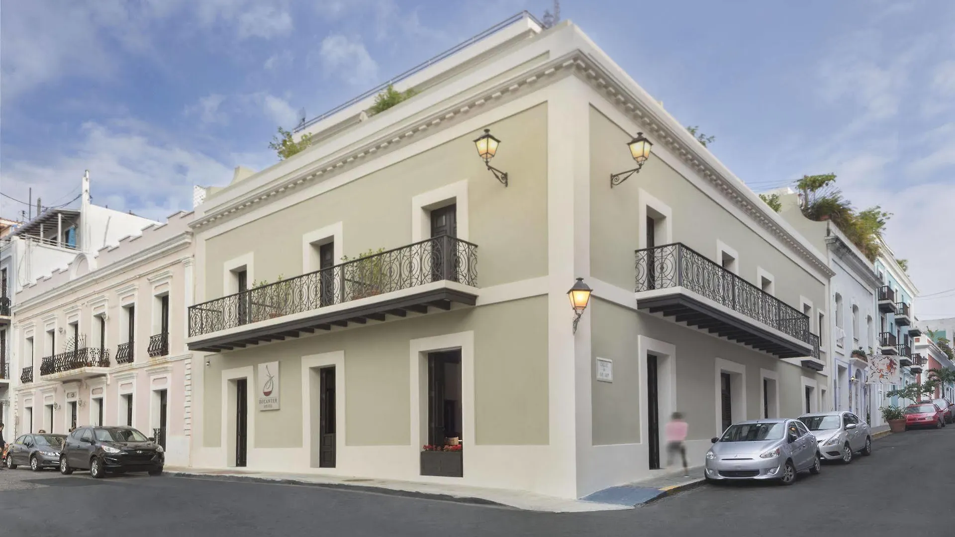 Decanter Hotel contacts